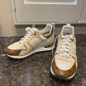 Louis Vuitton sneakers 36